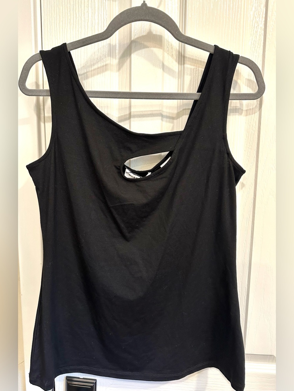 Marcella NYC Lotte Top NWT Black Sleeveless Keyhole Back Tank Size Large